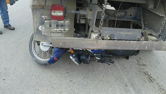 choque moto camion municipal (1)