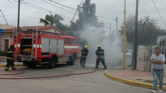 incendio auto villa nueva (2)