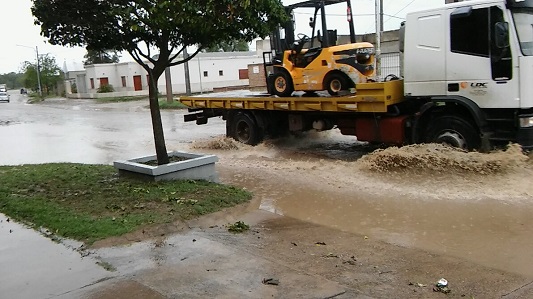 calle-inundada-prolongacion-alvear-2