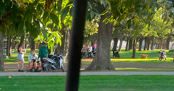 Vecinos de Las Playas se quejan por disturbios y violencia en la plaza ...
