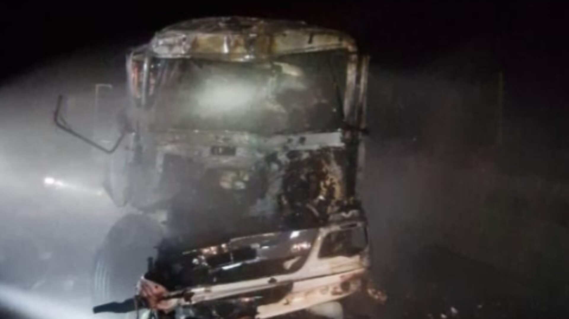 Choque, incendio y muerte de un camionero en ruta 6